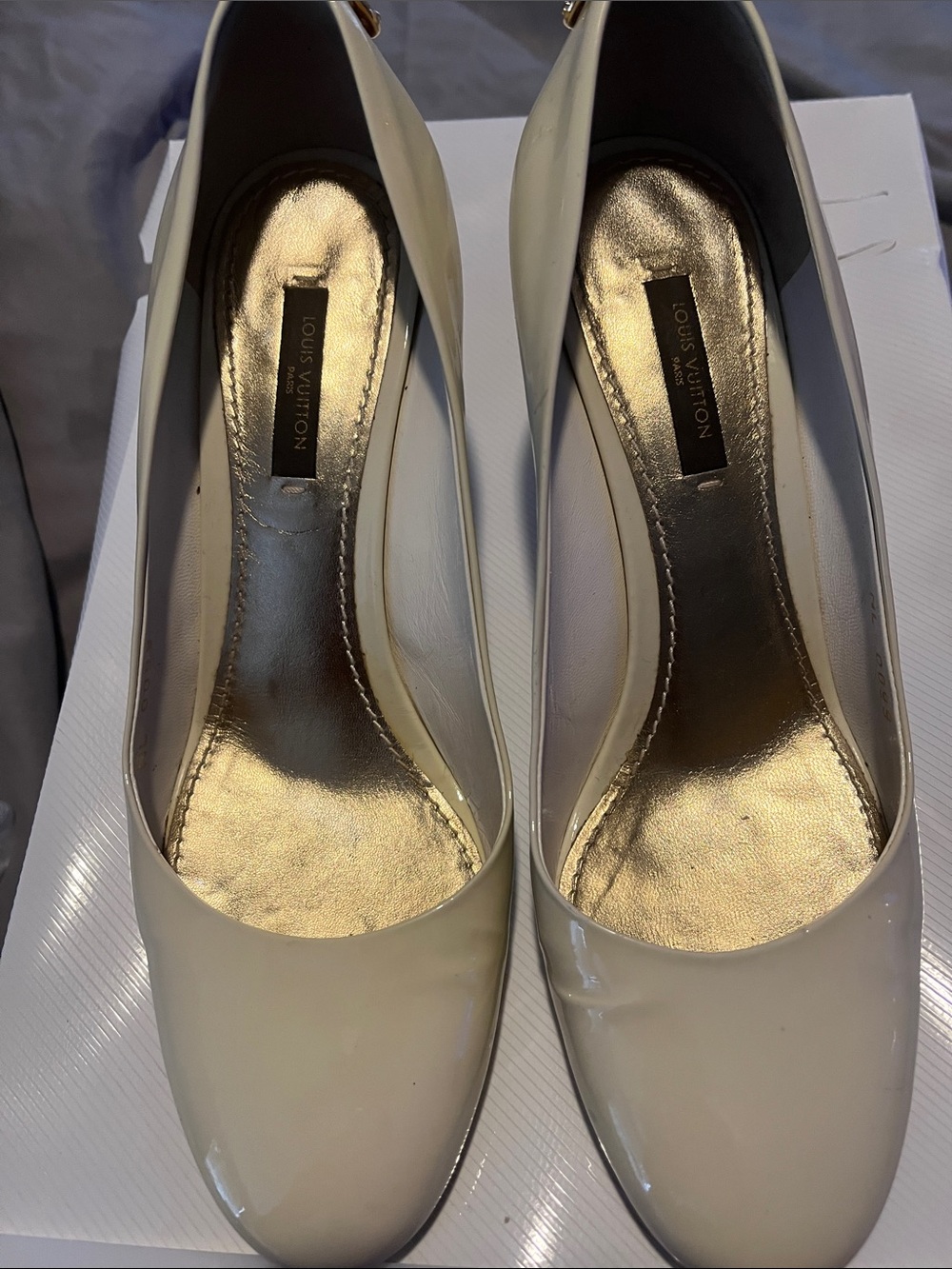 Louis Vuitton Cream Patent Leather Round-Toe Pumps